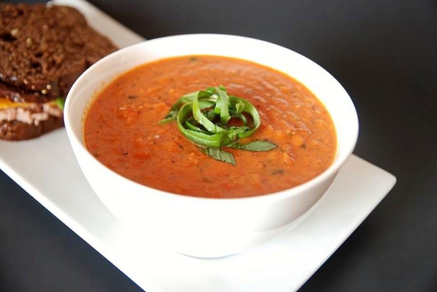 Нежный томатно-морковный суп-пюре со сливочными нотками